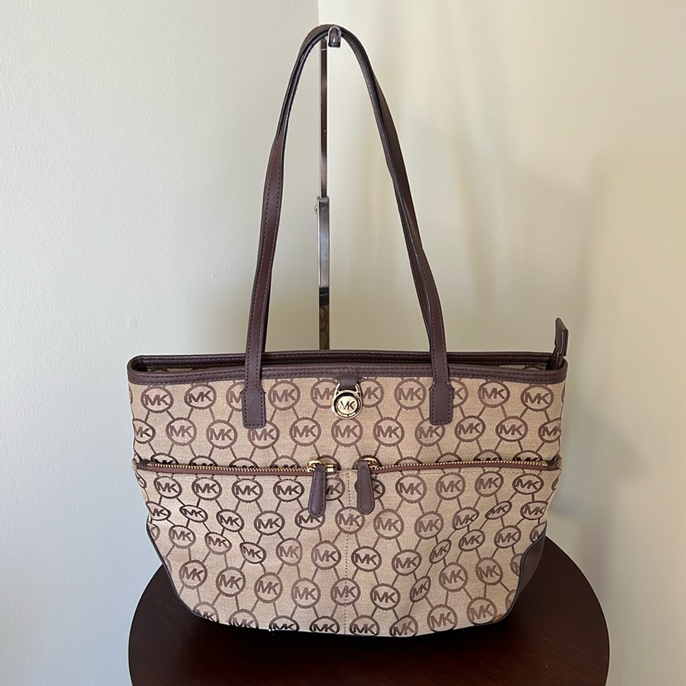 Michael Kors Kempton Signature Pocket Tote